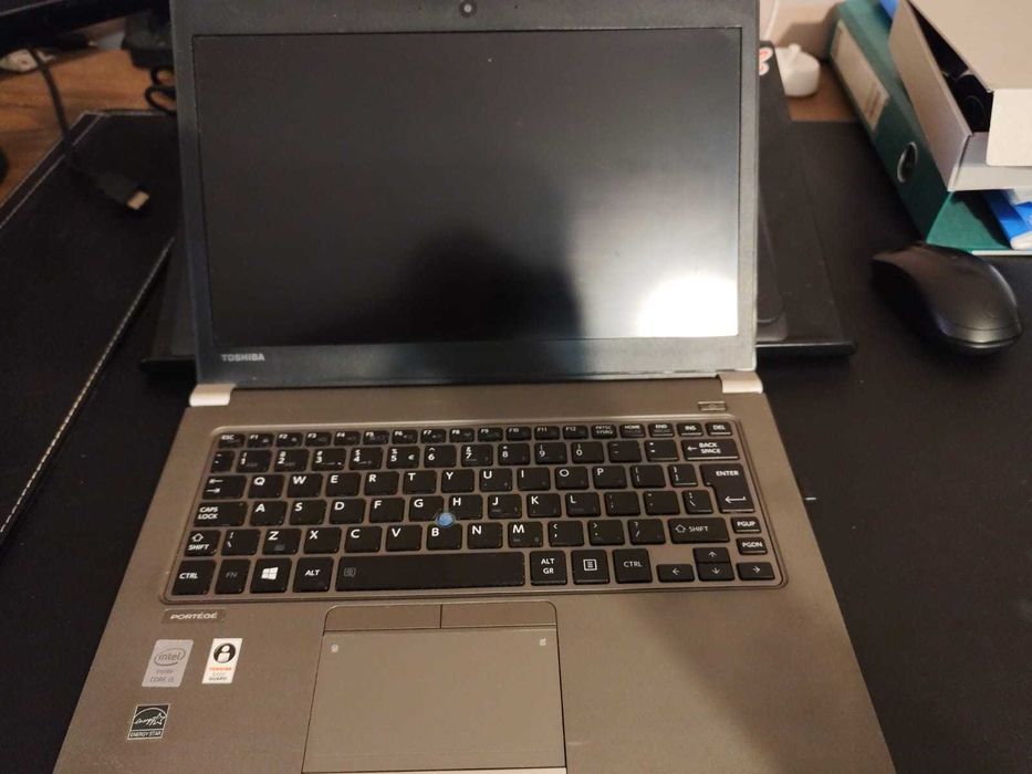 Toshiba Z30-B i5 52000u, 256 SSD, 8 GB RAM DDR3