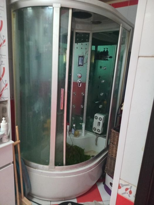 Бесплатно.    Душевая кабина