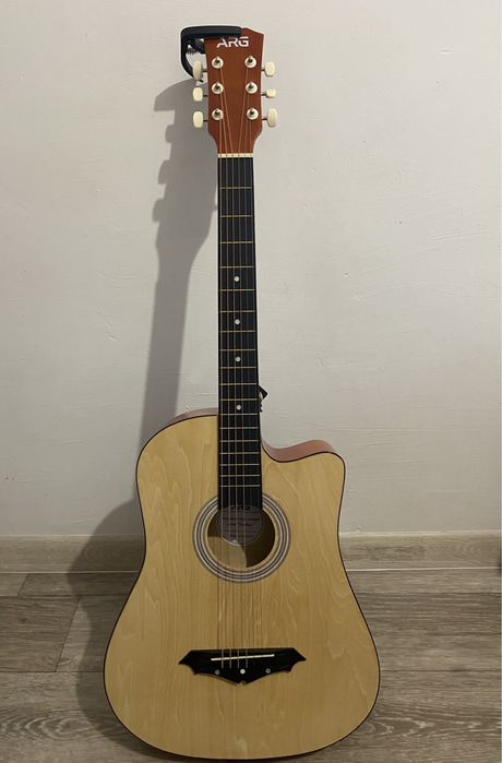 Продам Гитару Срочно