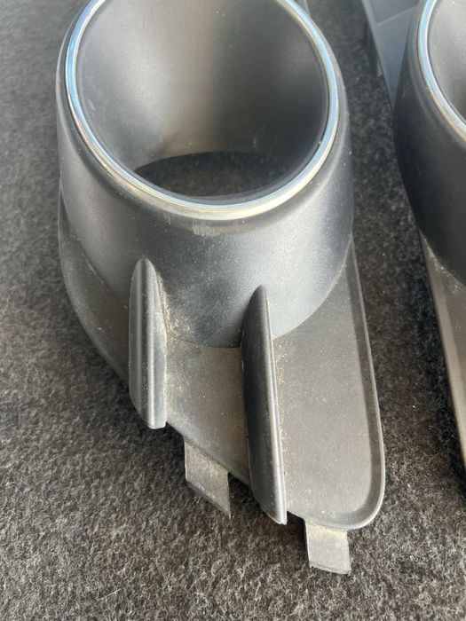 Решетка с дупка за халоген или дистроник за AUDI A6 c7 4g0807682 h