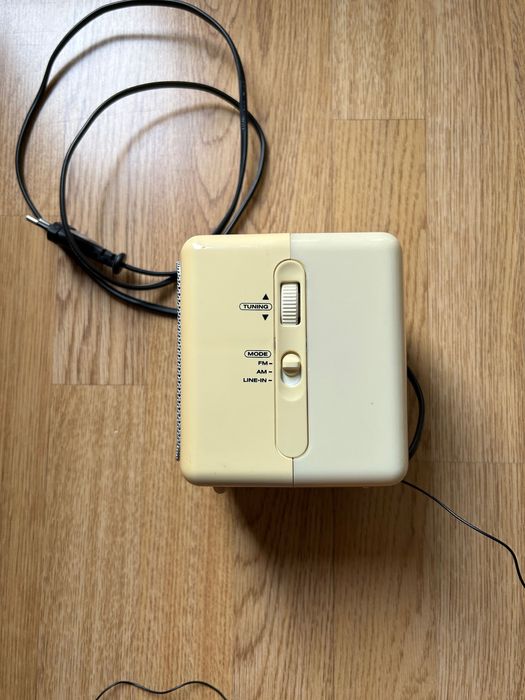 Ретро радиочасовник First Austria – FM/AM