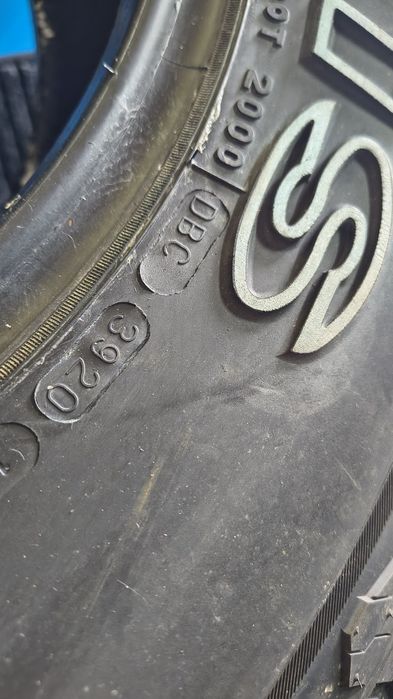 Vând o anvelopă Maxxis AT, similară cu BF Goodrich 30x9,5x15