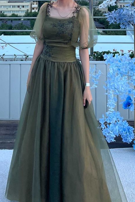 Платье вечернее.