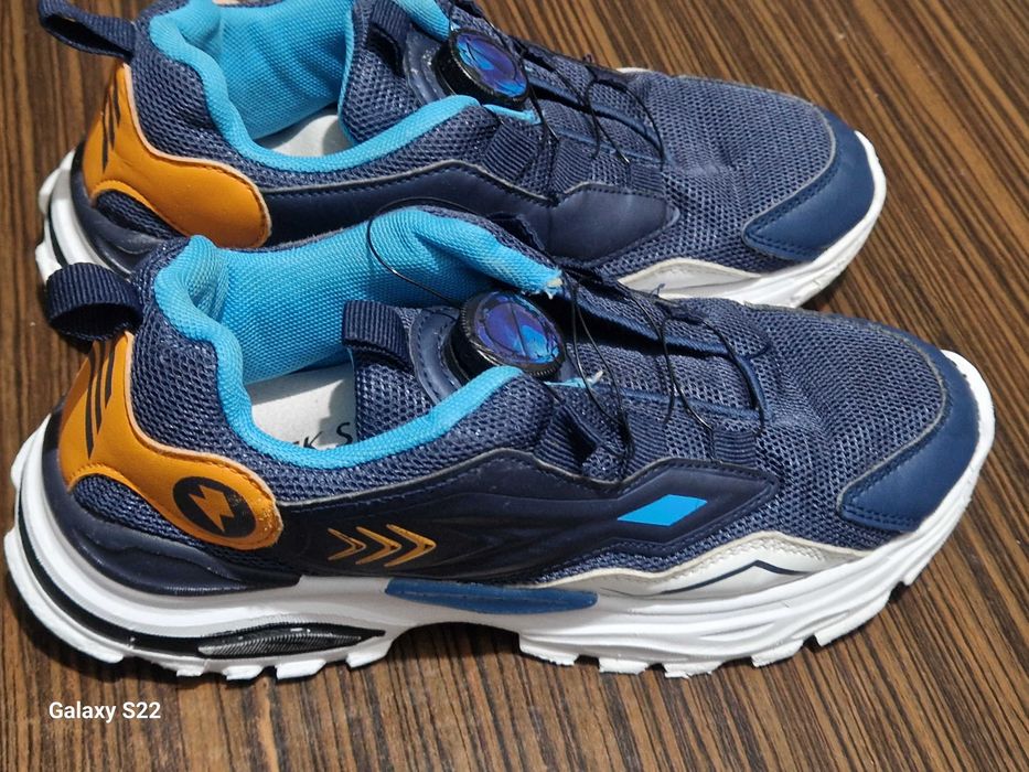 Adidasi copii, albastri.