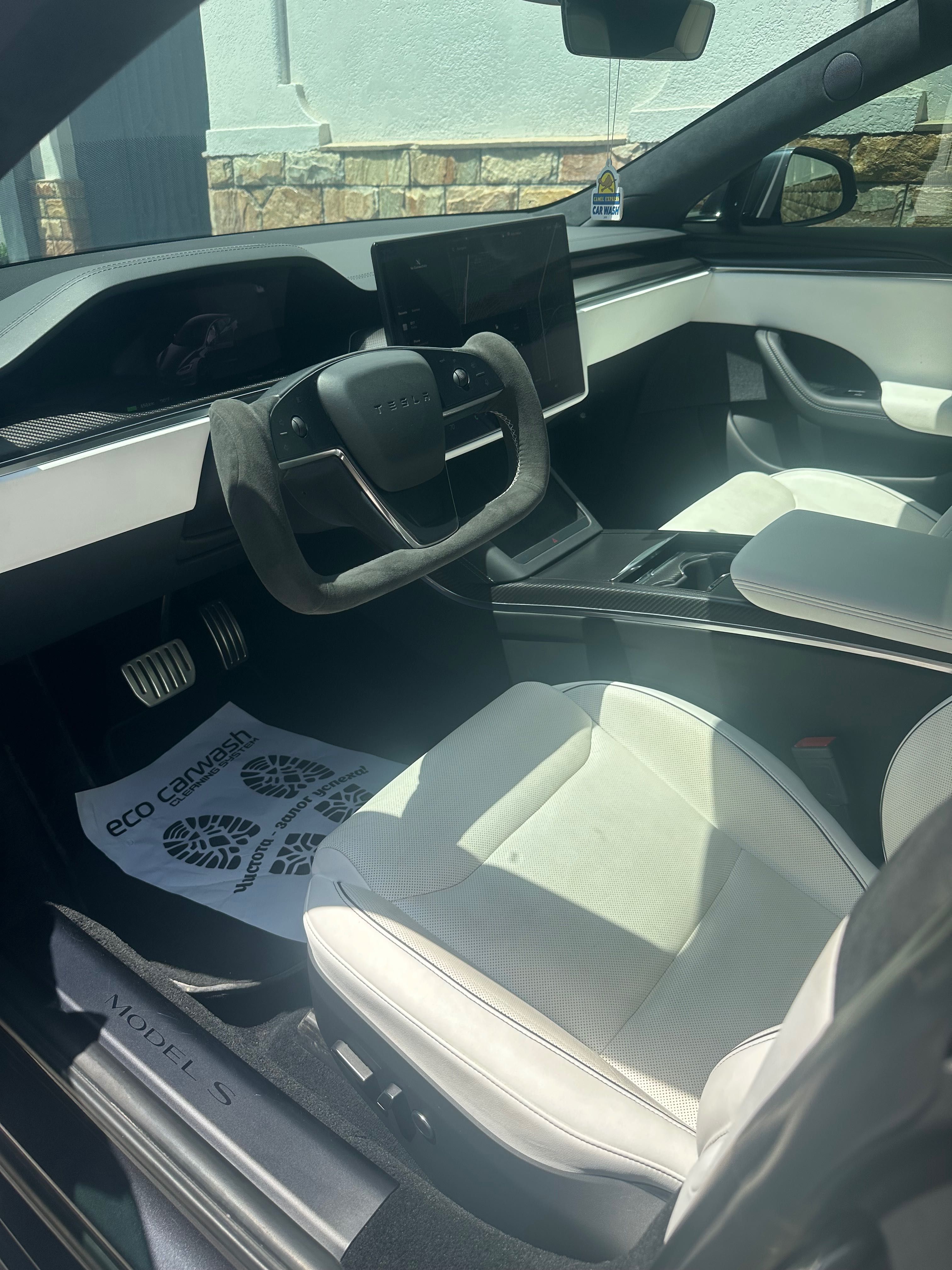 Tesla Model S Plaid