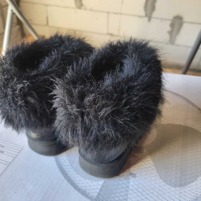 Ugg fetita marimea 28