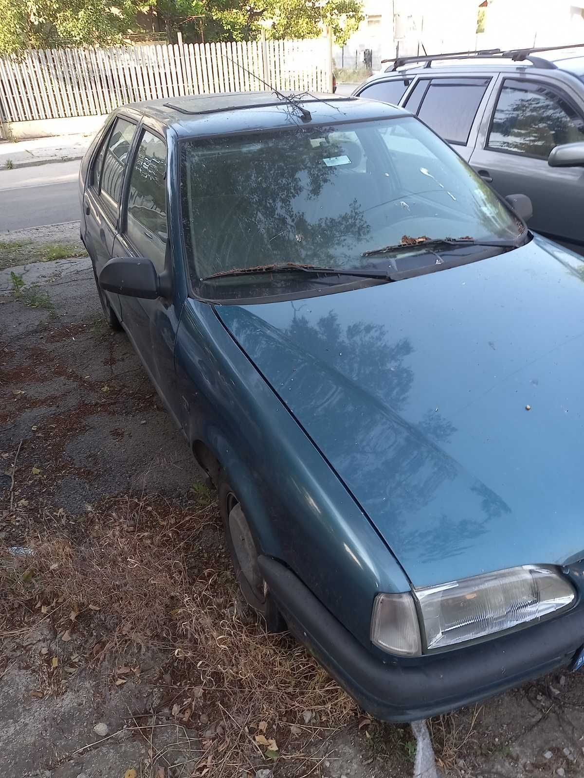 Продавам Рено 19 за части