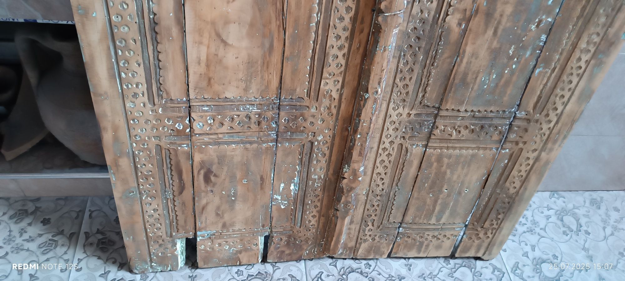 Qadimiy yogoch eshik, Старинная деревянная калитка двери