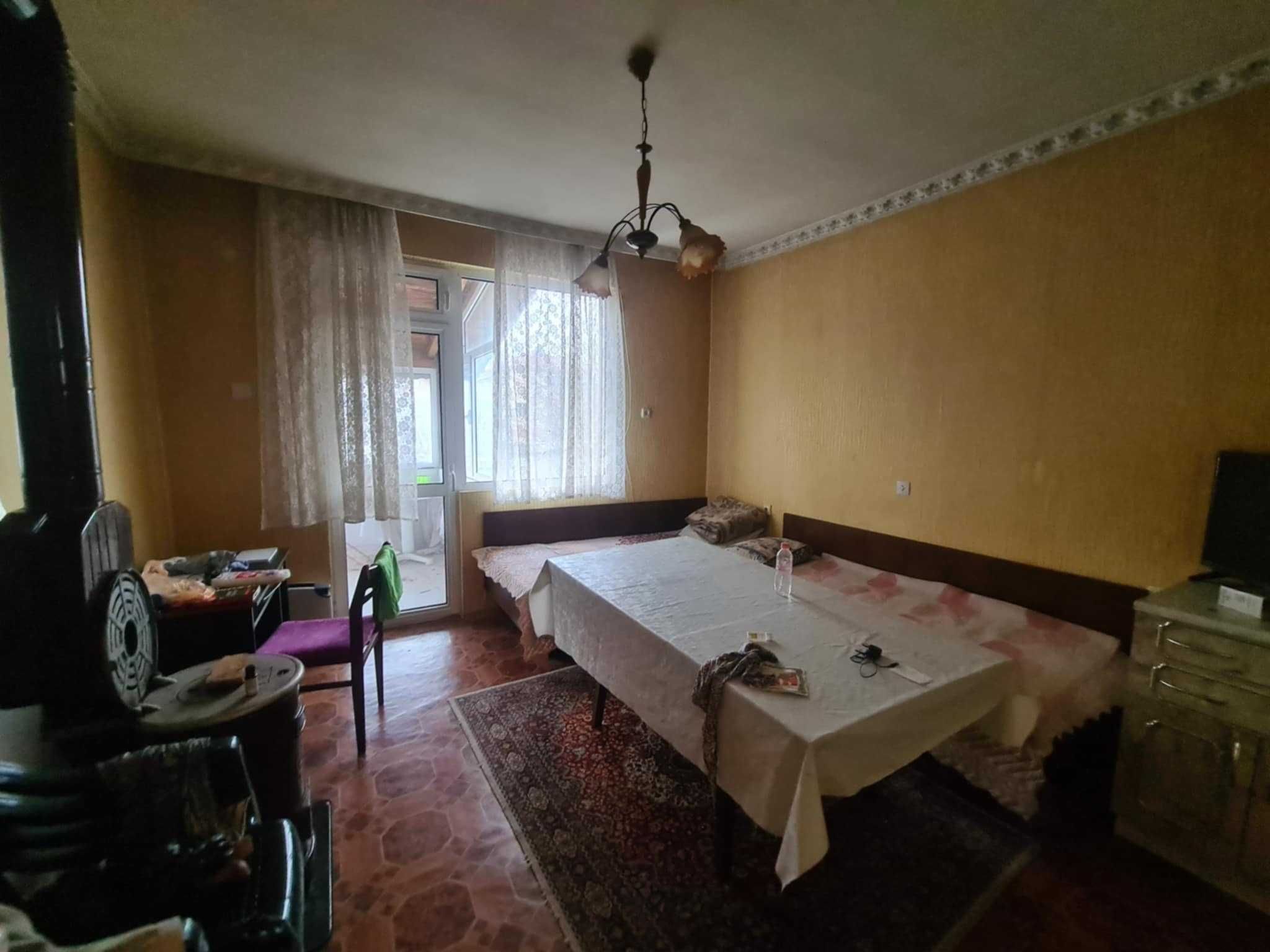 КЪЩА в кв. Изгрев, град Хасково