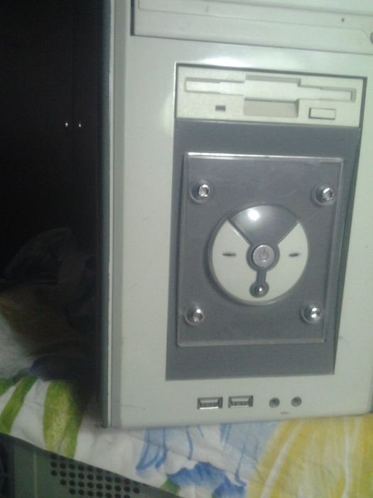 Carcasa unitate calculator / desktop / PC / computer stare foarte buna