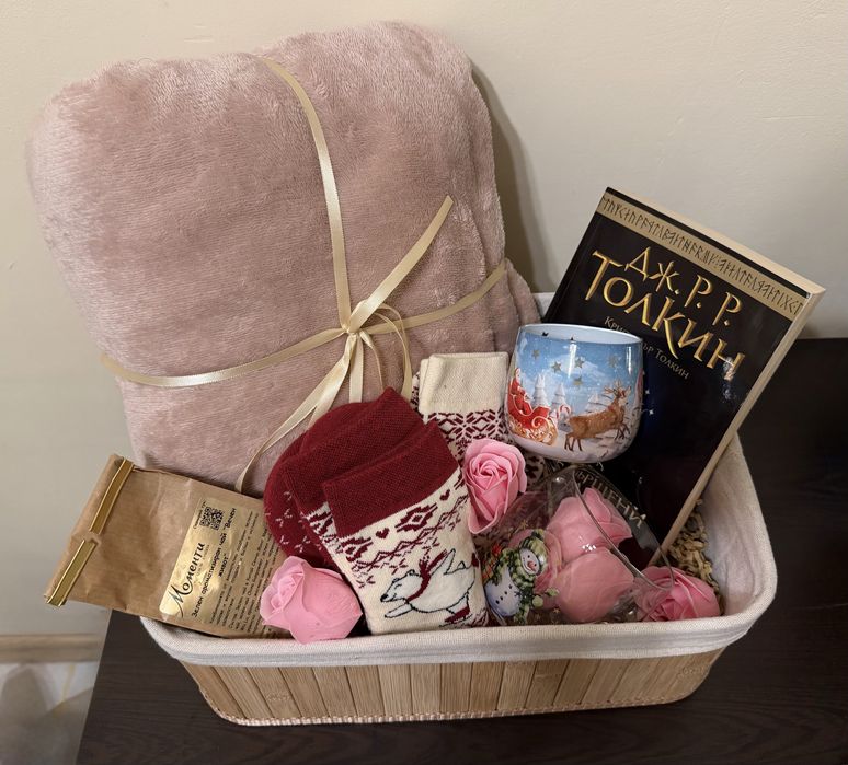 Подаръчна кошница за Коледа