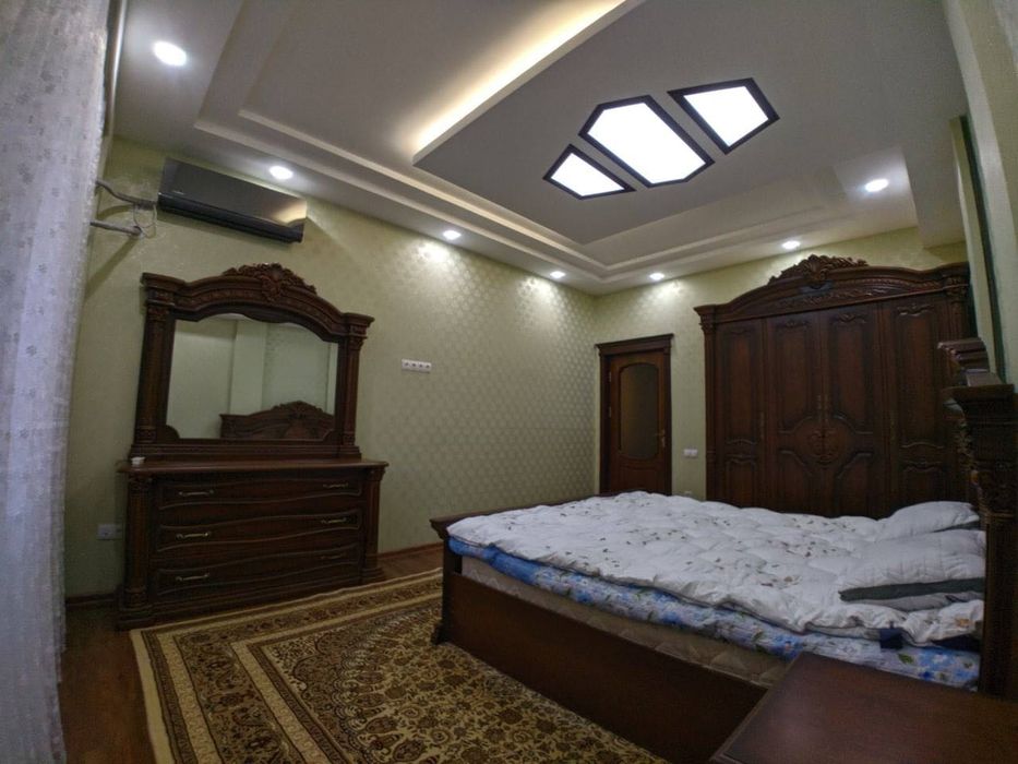 Алайски Пойтахт гавхари комнаты : 2
етаж : 2 ареда новастройка