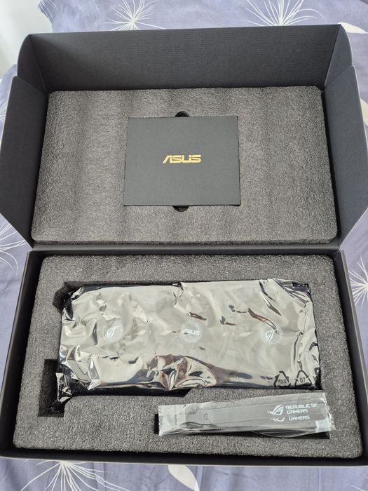 Vand placa video ASUS Rog Strix 5700 XT