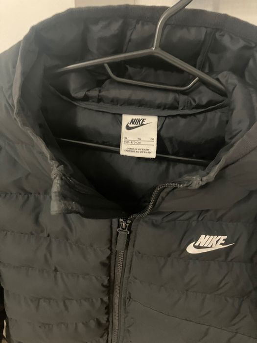 Geaca Nike originala negru 158-170 cm/XL copii
