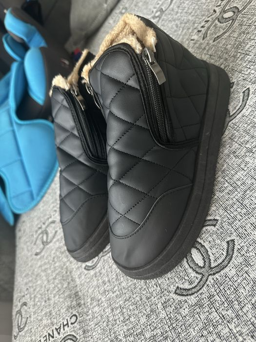 Продам женскую обувь