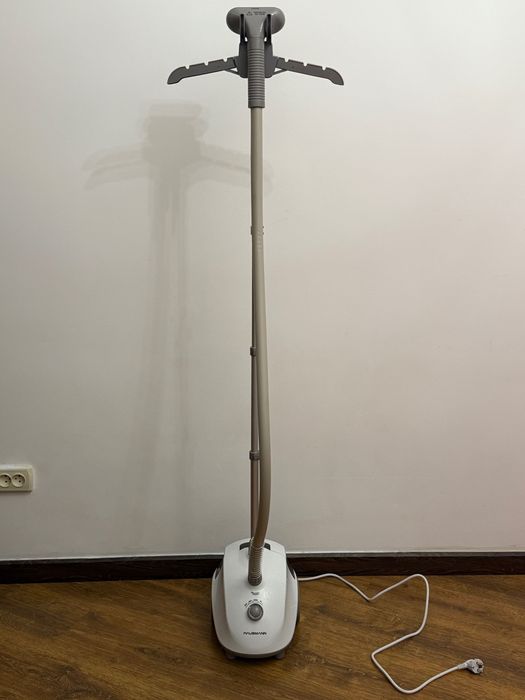 Отпариватель для одежды HAUSMANN HGS-8070