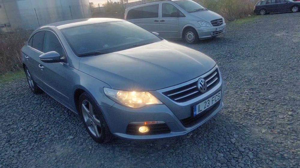 Passat CC ușor avariat
