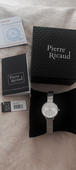 Продам женские часы