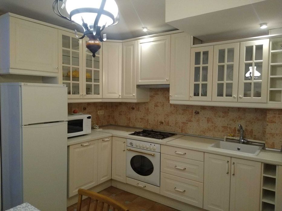 Inchiriez apartament in Rodnei