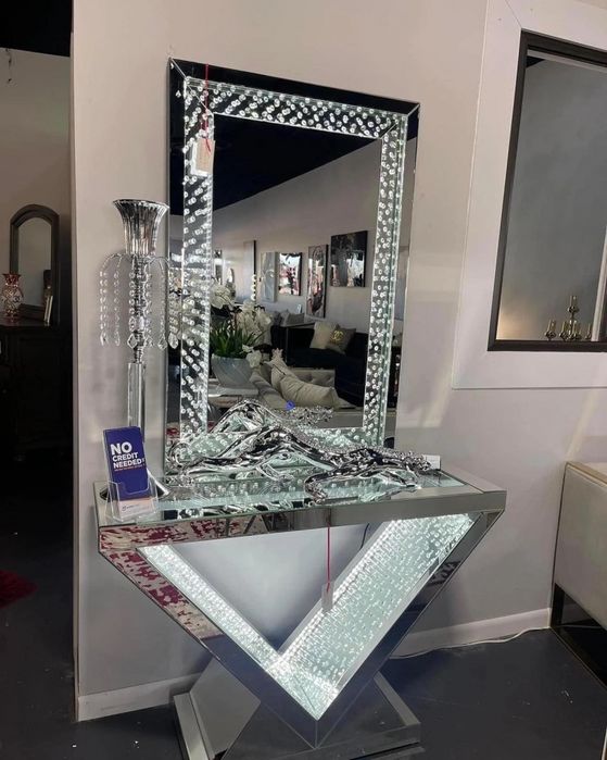 Луксозно LED огледало с кристали
Размер: 80x120 см;
Основен