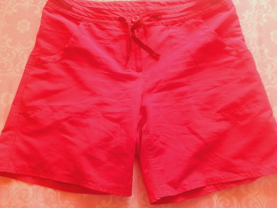 Pantaloni scurți fucsia pentru damă