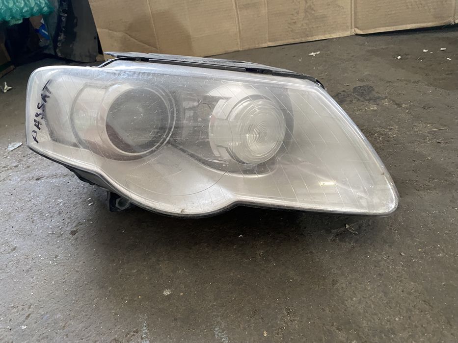 Far xenon VW Passat B6 2005 - 2010 far dreapta