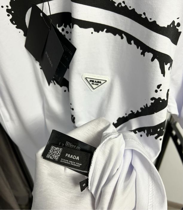 Tricou PRADA super calitate