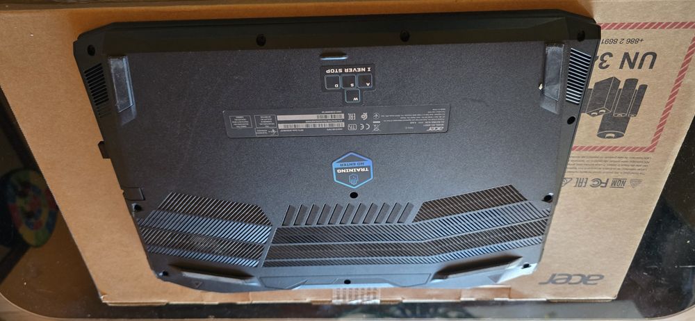 Vând Laptop Acer Nitro 32 GB AN515-55