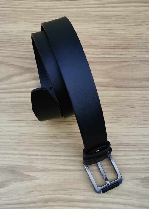 Продавам Чанти и Колани