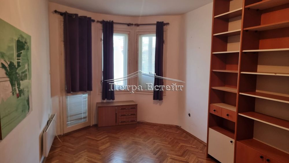 Дава се под наем Тристаен апартамент в Варна, Бриз - 107 кв.м за 459 € - Снимка #10