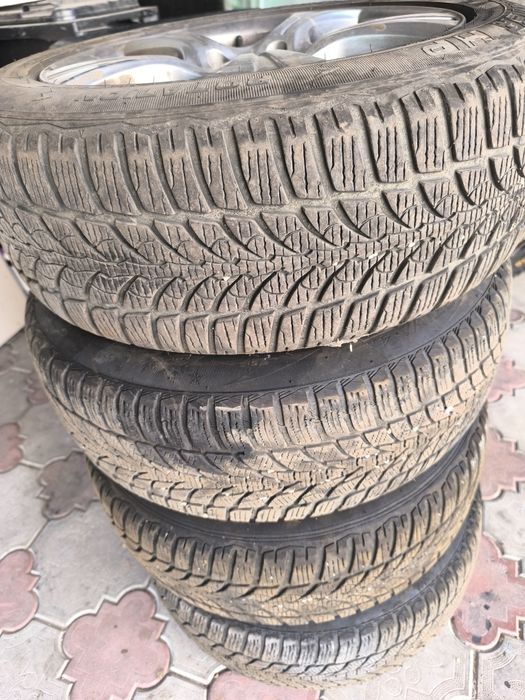 Vand 4 anvelope de iarna 205/55)16
