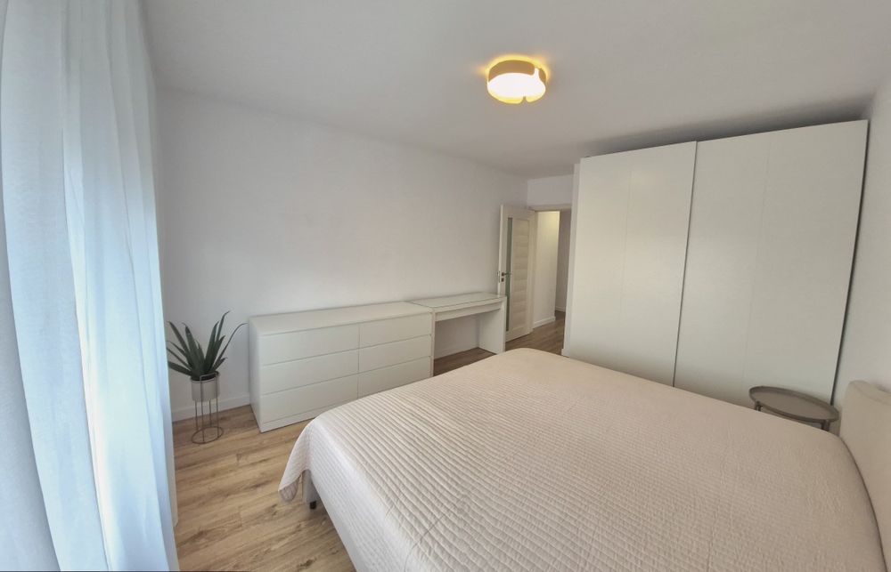 Inchiriez apartament 3 camere,str. Doamna Stanca