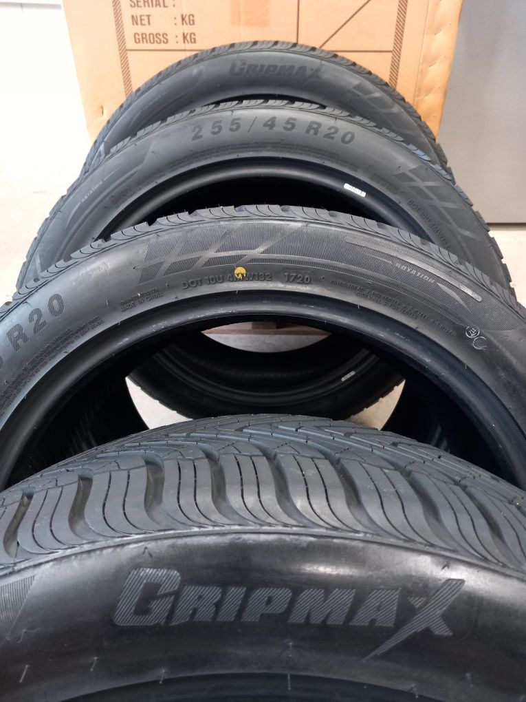 255/45R20 105W 4бр. GRIPMAX Неразличими от НОВИ за всички сезони