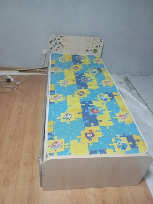 отдам бесплатно кровать детскую