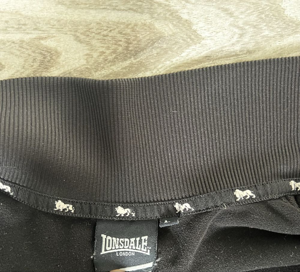 Lonsdale горнище