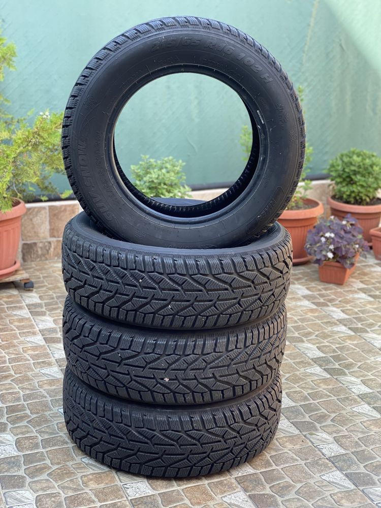 Продавам зимни гуми Vredestein 215/65 R16 102H SUV Snow