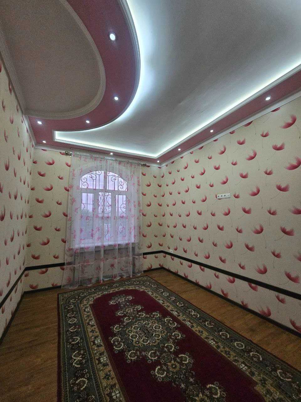 Сергели.Махалля Юкори Дархан.6сотихда 12хонали зор уй сотаман .