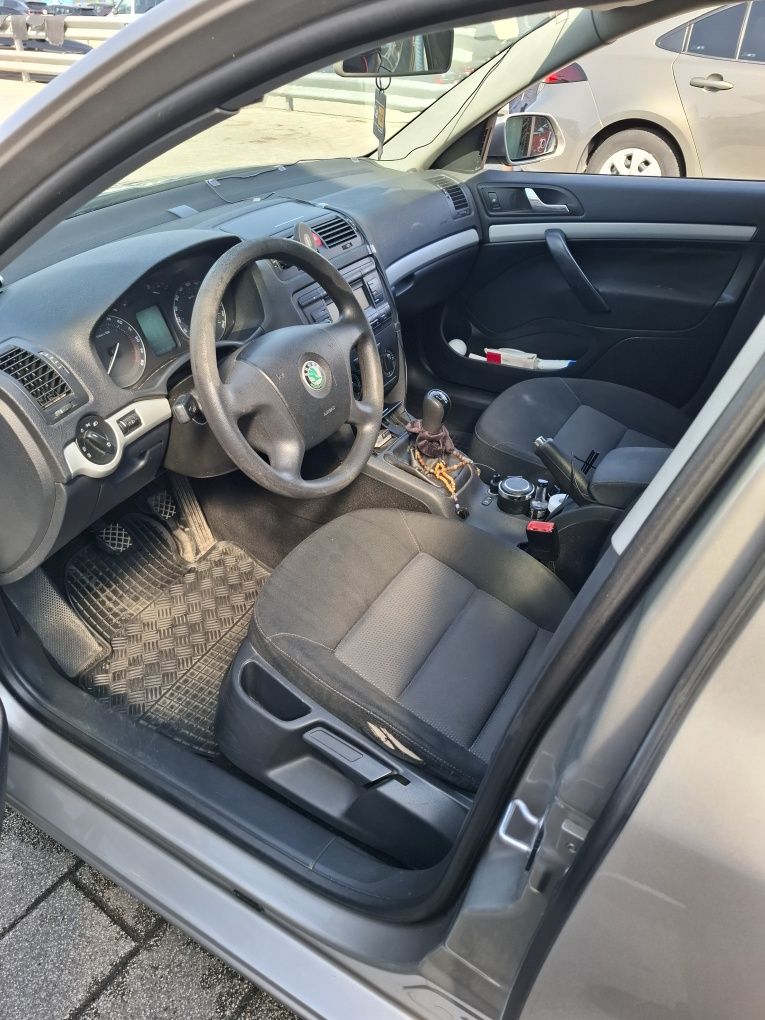 Vând Skoda Octavia 2