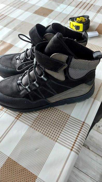 Детски боти за момче.