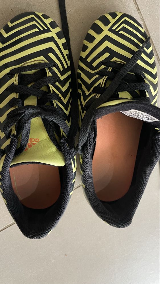 Ghete footbal  Adidas predito