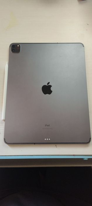 iPad pro (12.9 inch) (4th generation)