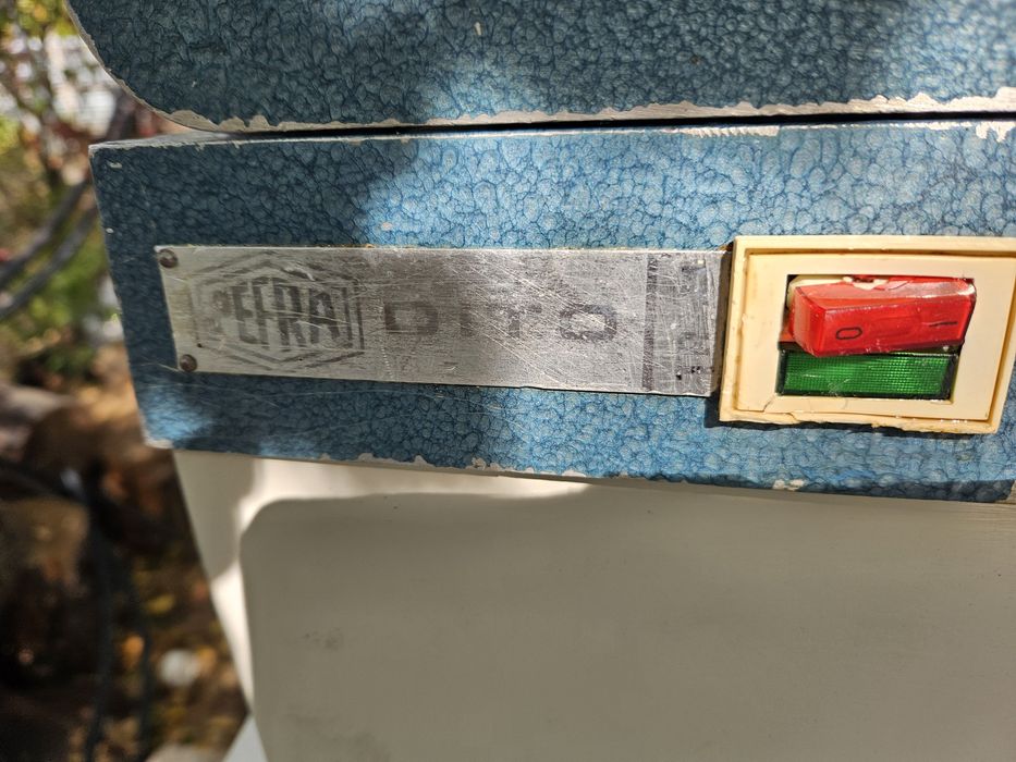 Зеленчукорезачка за стъргане на кашкавал и рязане на зеленчуци втора у