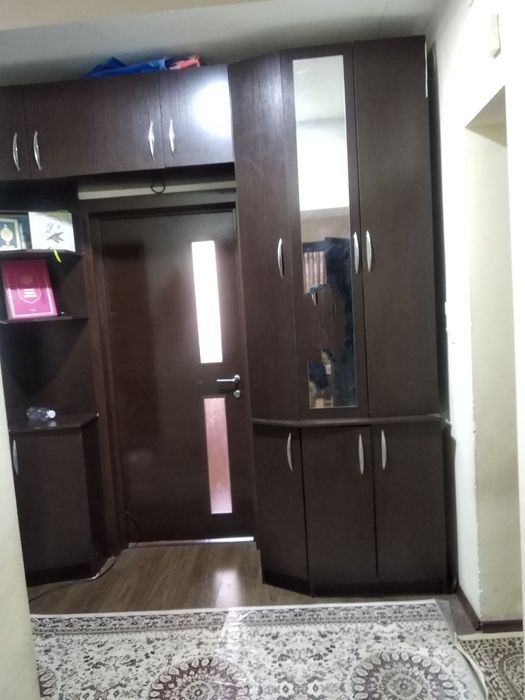 3 xonali kvartir sotiladi