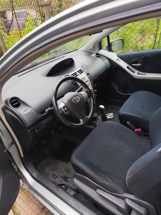 Toyota Yaris 1.4d4d 90кс перфектна