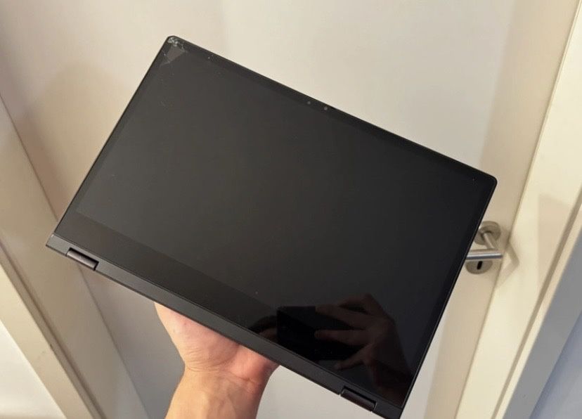 Vand Laptop Lenovo 2 in 1 (C340-14IWL)