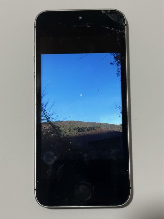 iPhone SE 1st gen (2016), 32GB, 100% батерия