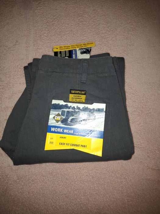 Pantaloni Caterpillar “Easy Fit Combat” – NOI, mărimea 30/32