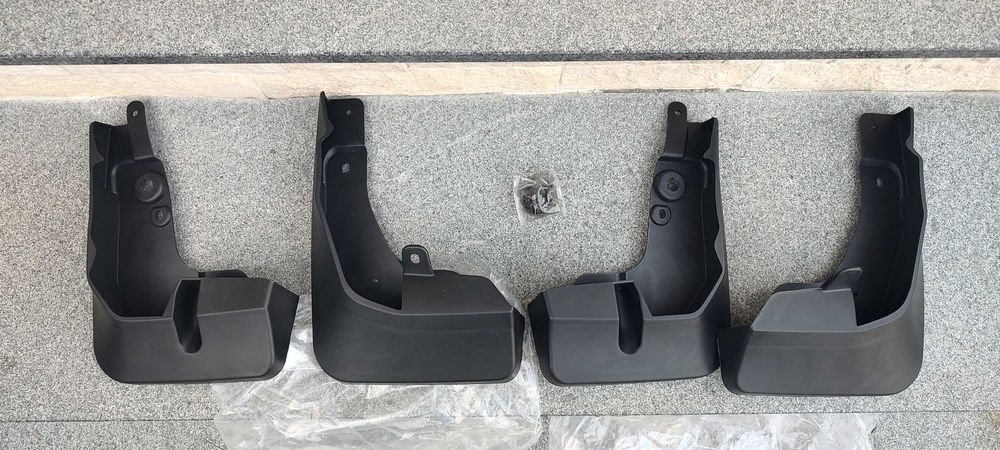 APĂRĂTORI NOROI pentru Toyota Yaris Cross GR