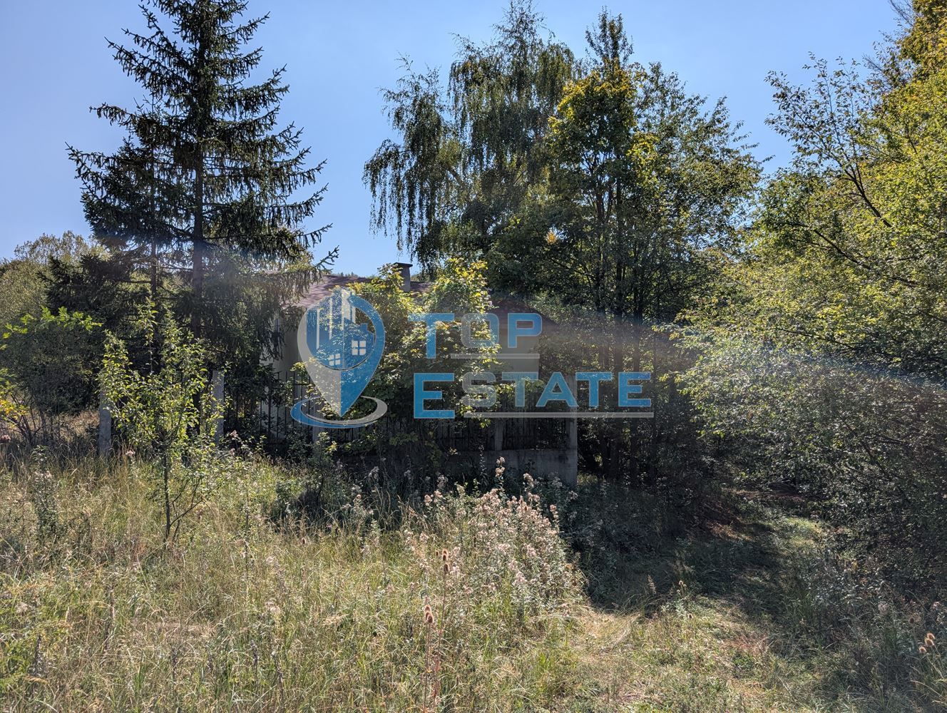Едноетажна къща в централната част на Стара планина, в землището на с