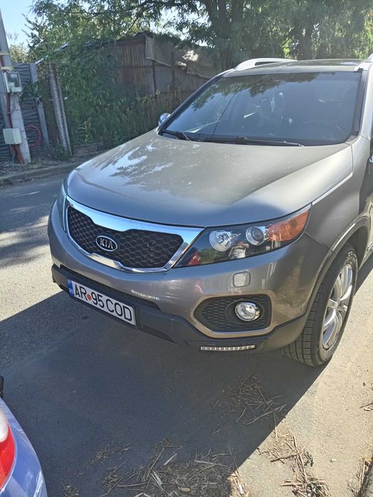 Vând Kia Sorento